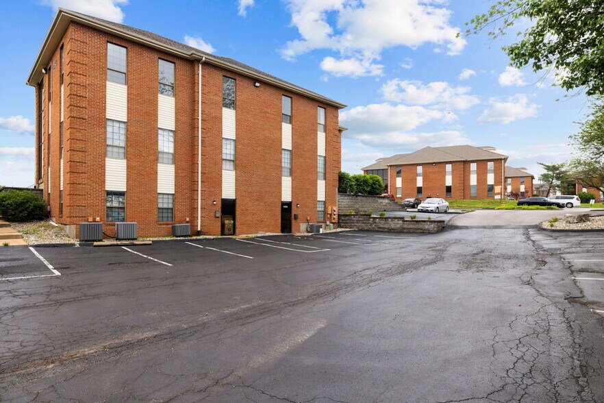 More Photos Of 4191 Crescent Dr, Saint Louis Medical For Lease
