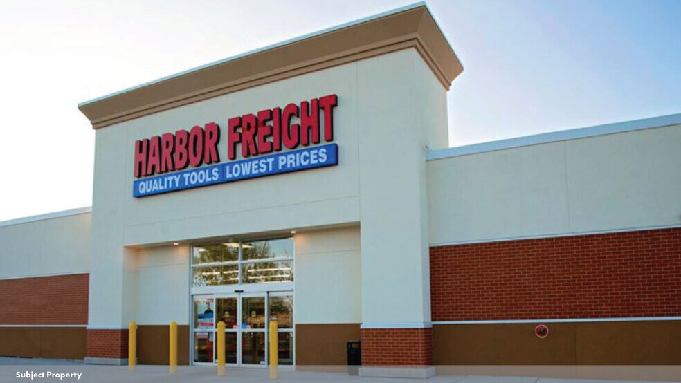 More Photos Of 2450 S Columbia Rd, Grand Forks Storefront For Sale