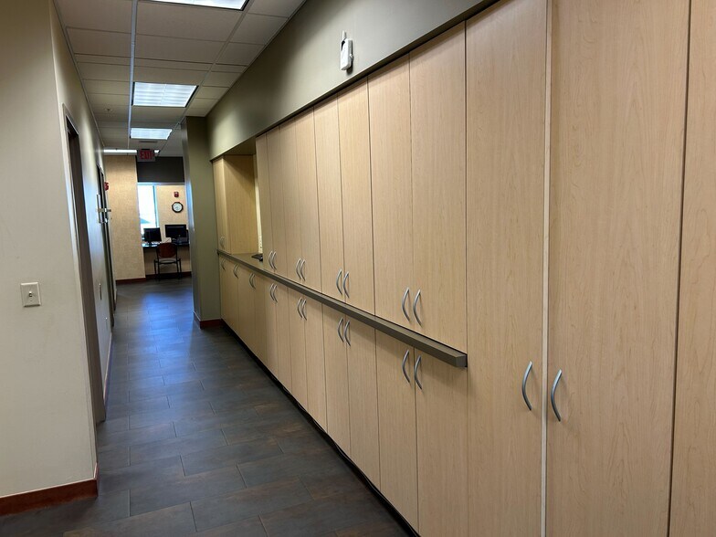 More Photos Of 9850 Nicholas St, Omaha Office For Sale