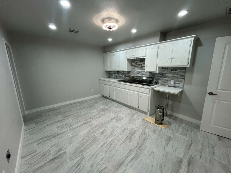 More Photos Of 828 SW 66th St, Oklahoma City Medical For Sale