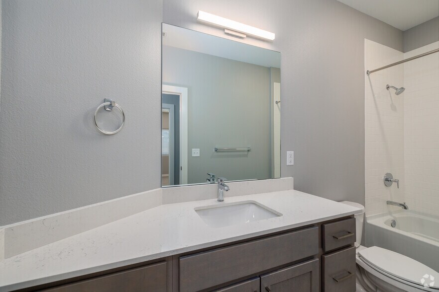 More Photos Of 2620 W Sunshine St, Springfield Apartments For Lease