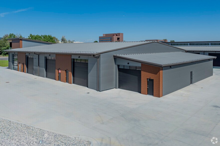 More Photos Of 7542 S Potomac St, Centennial Flex For Lease