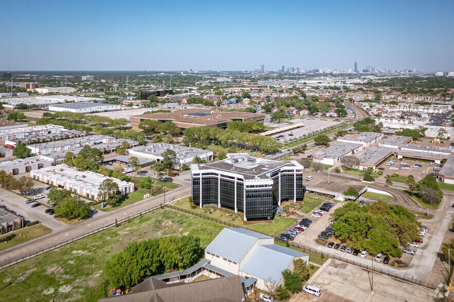 More Photos Of 6100 Corporate Dr, Houston Office For Sale