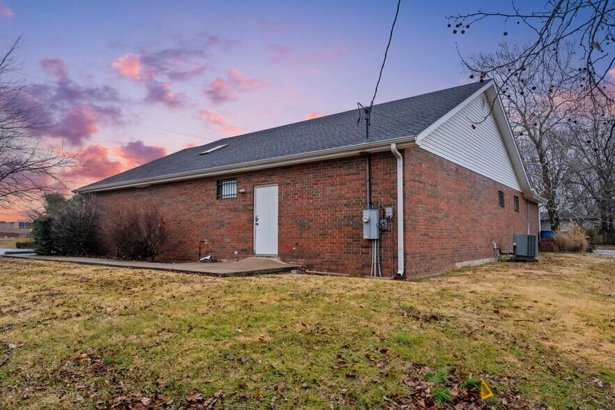 More Photos Of 1412 Se 14th St, Bentonville Medical For Lease