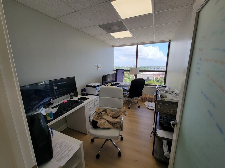 More Photos Of 1250 E Hallandale Beach Blvd, Hallandale Beach Office For Lease