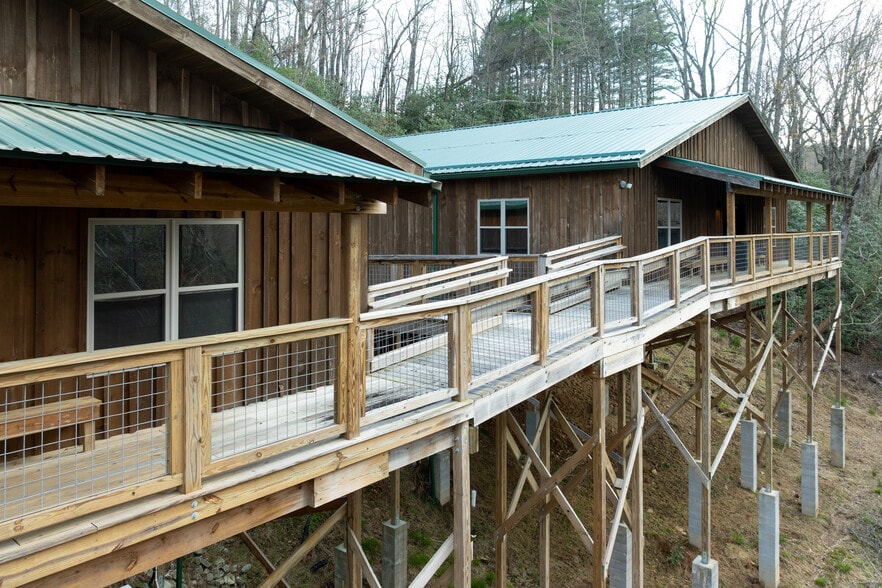 More Photos Of 1 Pari Dr, Rosman Specialty For Sale