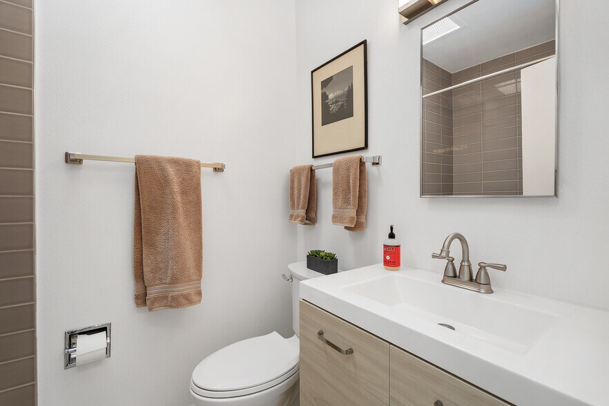 More Photos Of 1777 E Arenas Rd, Palm Springs Apartments For Sale