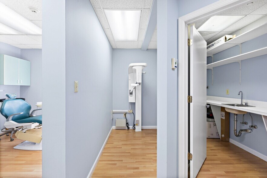 More Photos Of 197 S Washington Ave, Bergenfield Medical For Sale