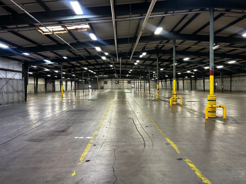 More Photos Of 1801 Rutherford Rd, Greenville Warehouse For Lease
