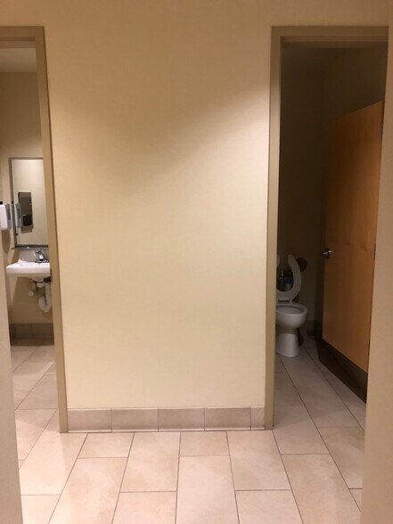 More Photos Of 113-123 S Monroe St, Tallahassee Office For Lease