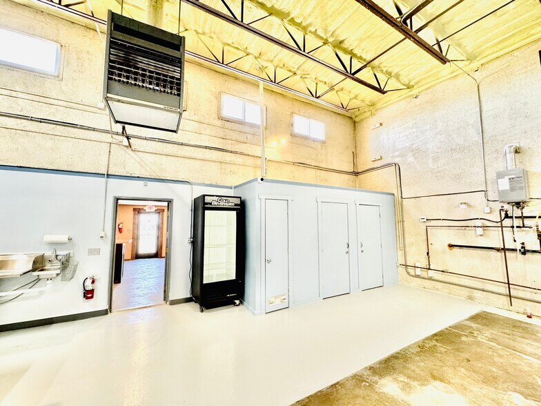 More Photos Of 36730 Democracy Dr, Trinidad Warehouse For Lease