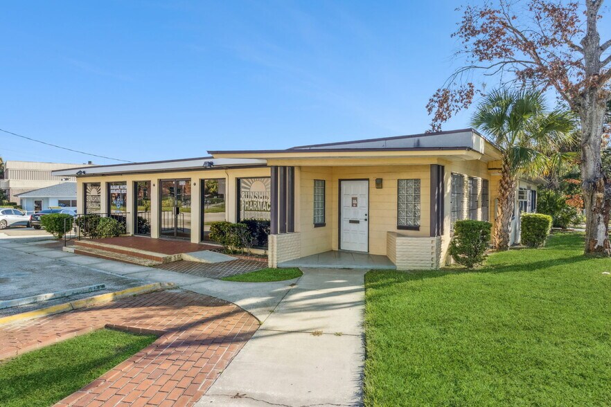 More Photos Of 1231 Lakeland Hills Blvd, Lakeland Freestanding For Sale