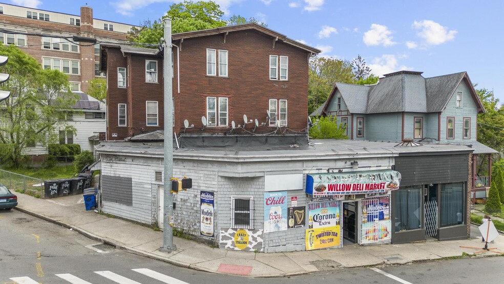 Primary Photo Of 68 Willow St, Waterbury Apartments For Sale