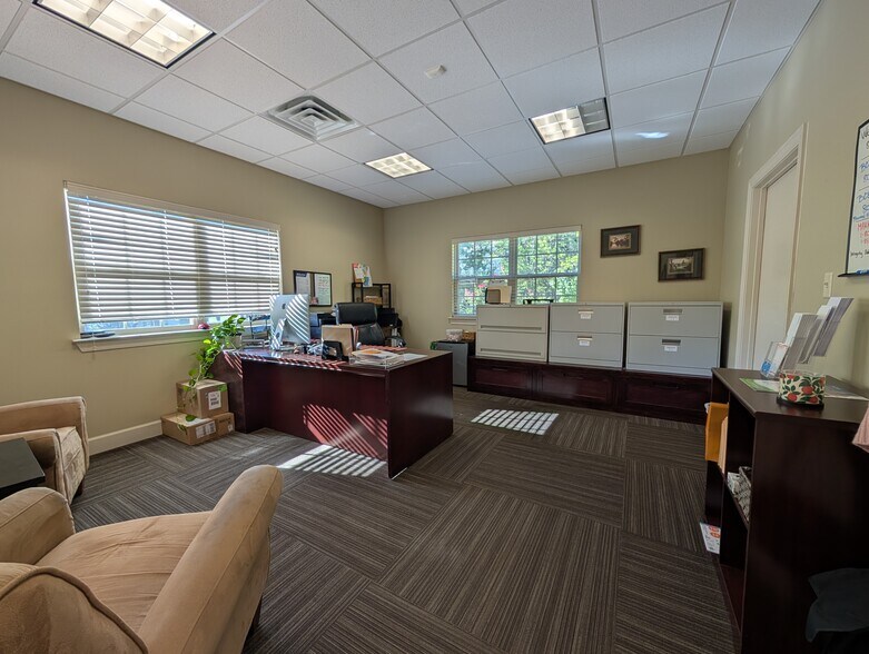 More Photos Of 7110 AR-300, Little Rock Office For Sale