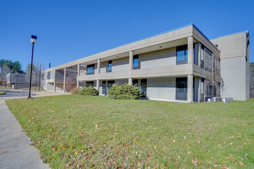 More Photos Of 275 Portsmouth Ave, Stratham Light Manufacturing For Sale