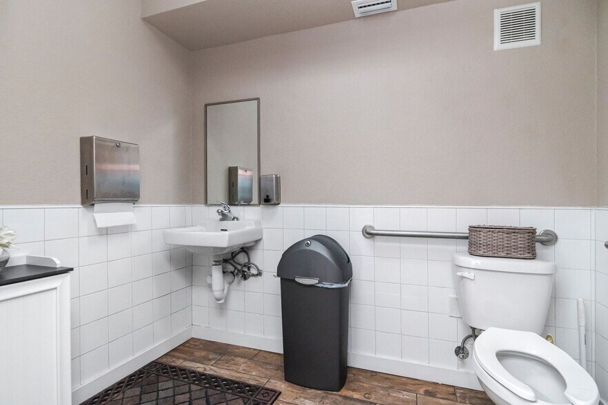 More Photos Of 2401 Destiny Way, Odessa Warehouse For Lease