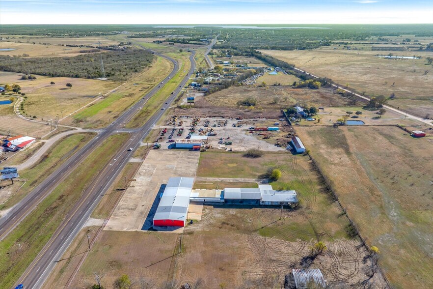 More Photos Of 9474 US-175, Kemp Flex For Sale