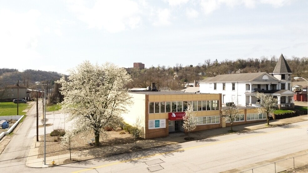 More Photos Of 630 Market St, Steubenville Office For Sale