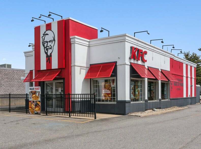 Primary Photo Of 755 Roosevelt Trl, Windham Fast Food For Sale