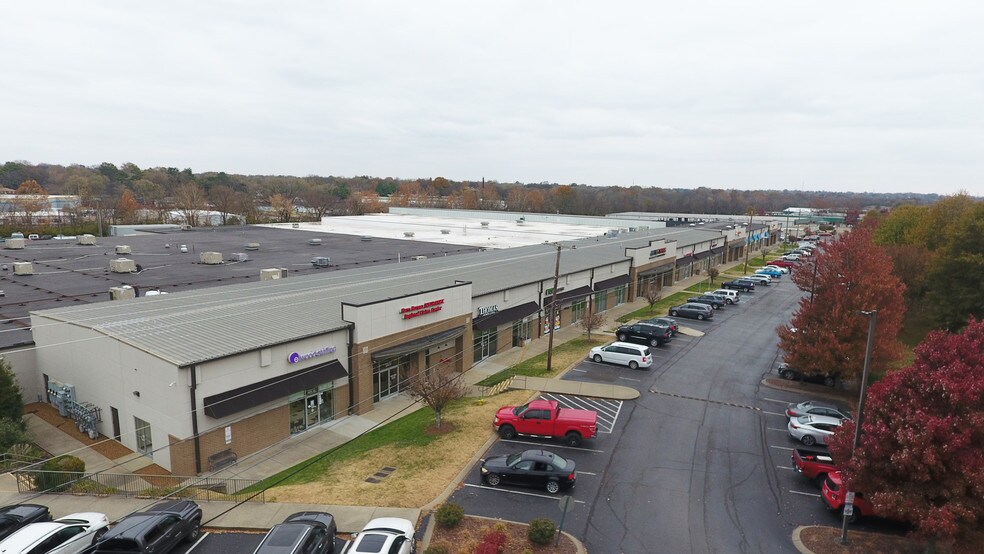 Primary Photo Of 179 Hancock St, Gallatin Storefront For Lease