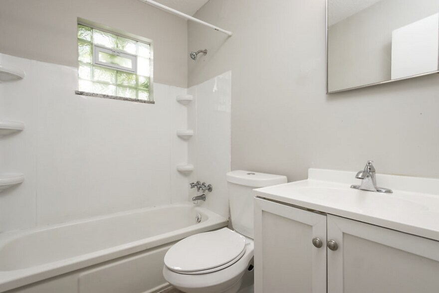 More Photos Of 3670 Seabrook Ave, Columbus Apartments For Sale