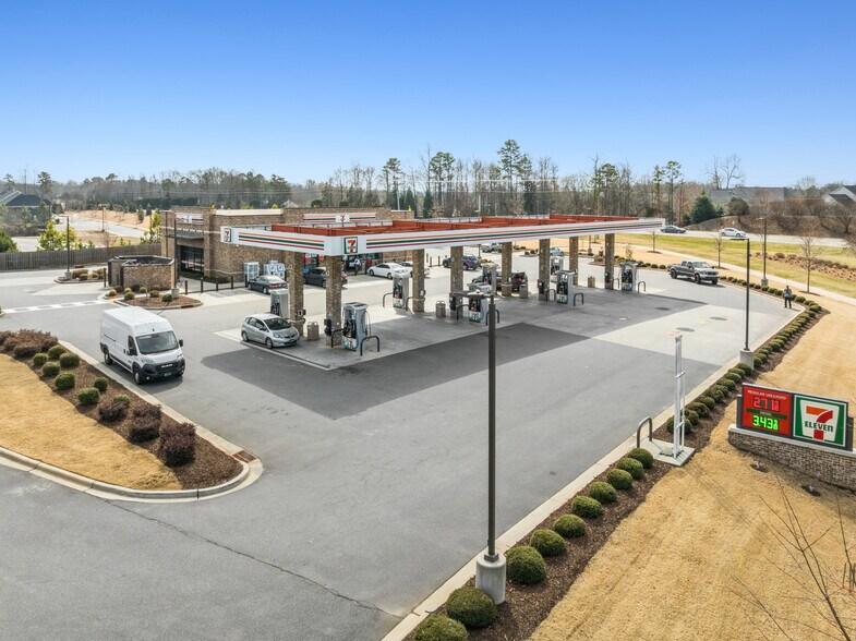 More Photos Of 2020 S Dobys Bridge Rd, Fort Mill Convenience Store For Sale