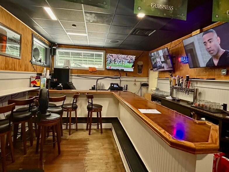 More Photos Of 320 S 8th St, Fernandina Beach Freestanding For Lease