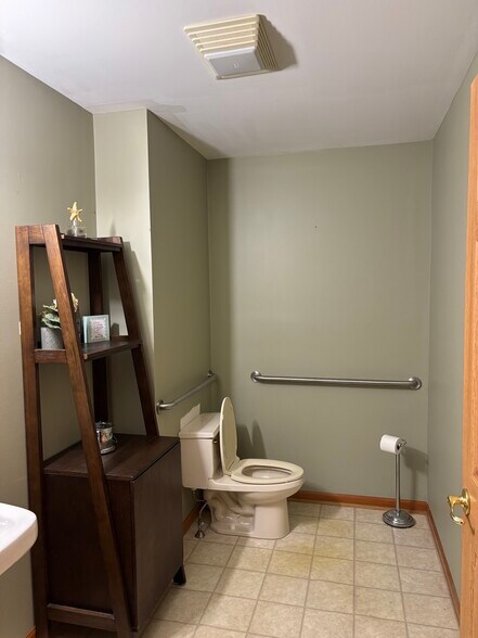 More Photos Of 621 S Grand Ave, Fowlerville Office Residential For Sale