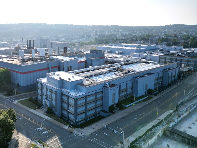 More Photos Of 1701L North St, Endicott Unknown For Lease