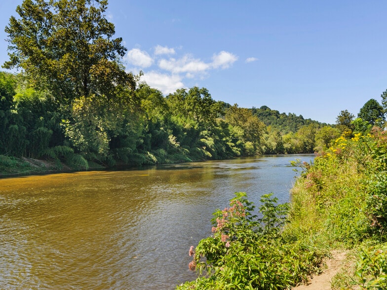 More Photos Of 371 Riverview Dr, Waynesville Manufactured Housing Mobile Home Park For Sale