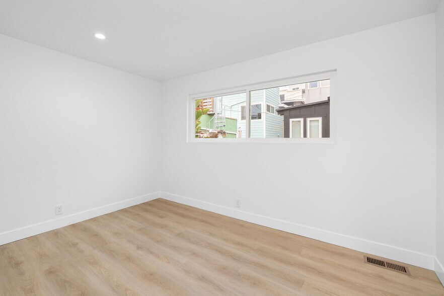 More Photos Of 217 43rd St, Manhattan Beach Apartments For Sale