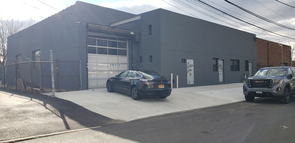 More Photos Of 1840 Falmouth Ave, New Hyde Park Warehouse For Sale
