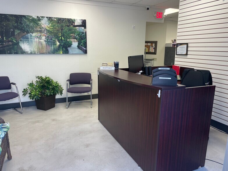 More Photos Of 8603 N New Braunfels Ave, San Antonio Medical For Sale