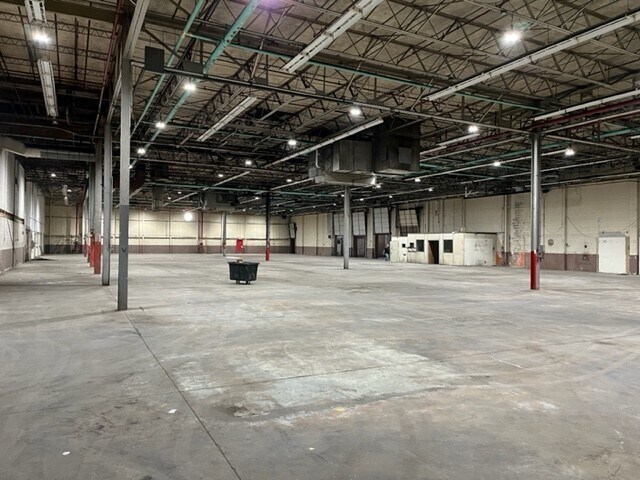 More Photos Of 10500 W Reno Ave, Oklahoma City Manufacturing For Sale