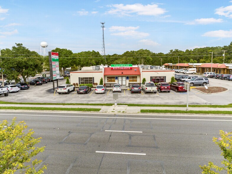 More Photos Of 102 Flagship Dr, Lutz Storefront Retail Office For Lease