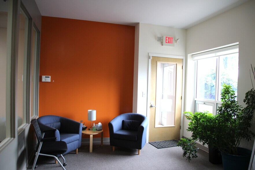 More Photos Of 15 Research Dr, Woodbridge Office For Lease