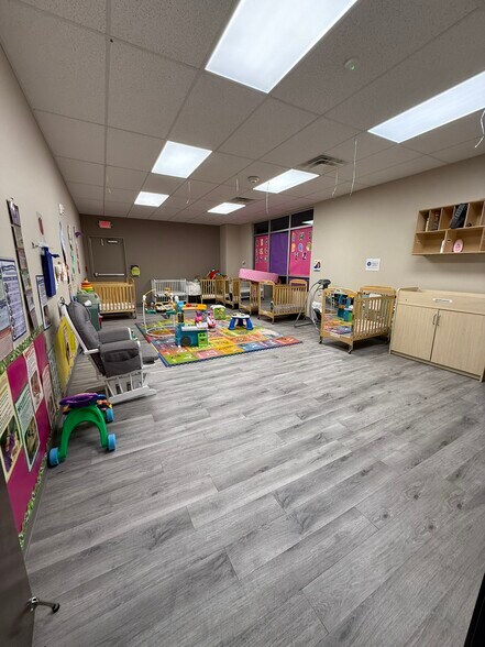 More Photos Of 1351 N Zaragoza Rd, El Paso Office For Sale