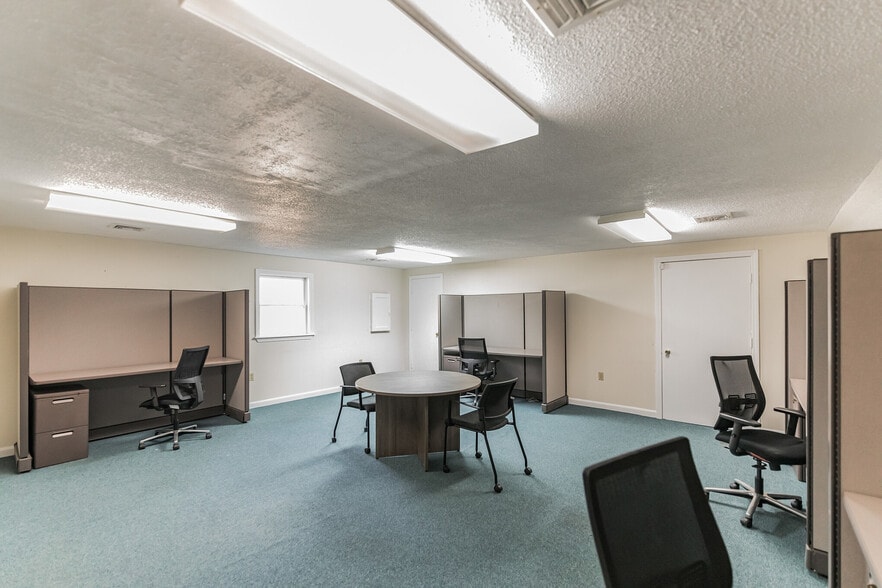 More Photos Of 34 Academy Hill Rd, Plainfield Office For Sale