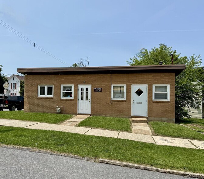 Primary Photo Of 571 Cypress Ave, Johnstown Medical For Sale