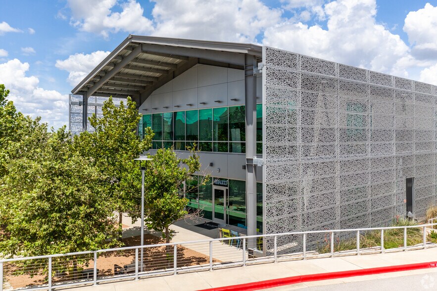 More Photos Of 14400 The Lakes Blvd, Pflugerville Office For Lease