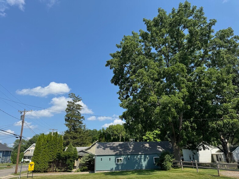 More Photos Of 5777 Summit St, Sylvania Specialty For Sale