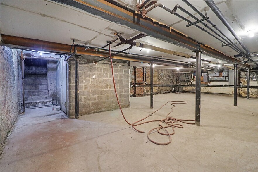 More Photos Of 147 Smith St, Brooklyn Apartments For Lease