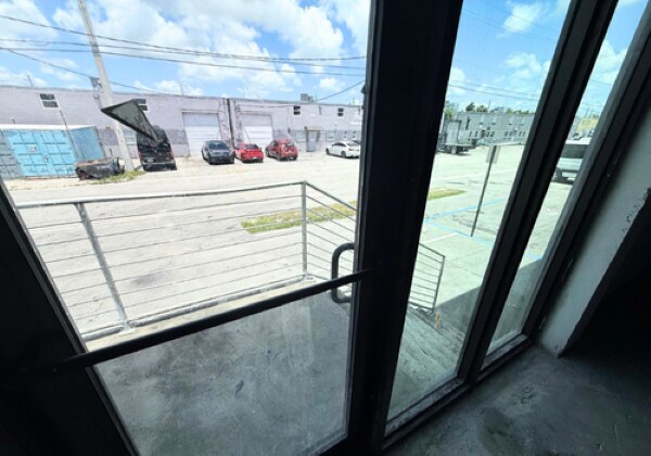 More Photos Of 2300-2340 W 8th Ave, Hialeah Radio TVTransmission Facilities For Lease