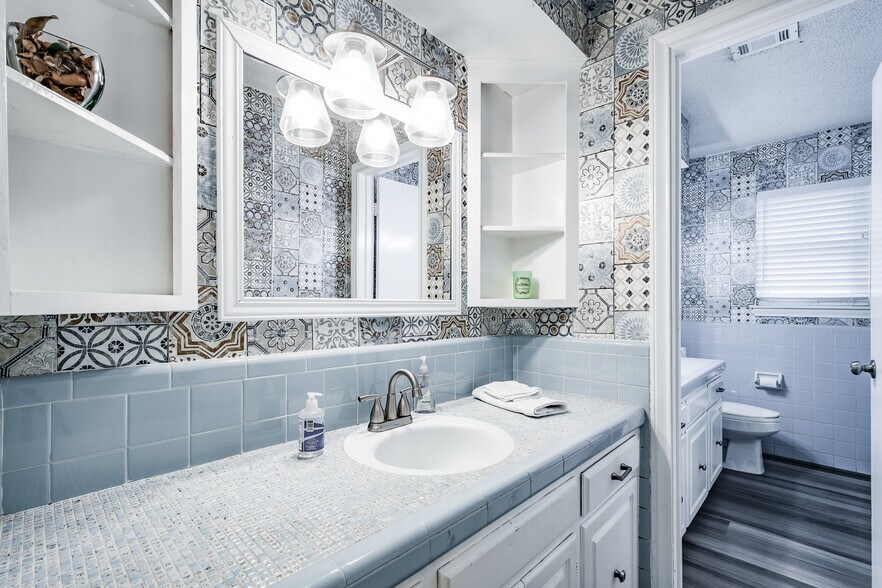 More Photos Of 16410 FM 1485 Rd, Conroe Veterinarian Kennel For Sale