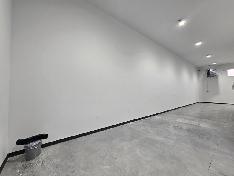 More Photos Of 3921 Traxler Ct, Bay City Warehouse For Lease