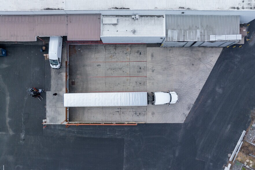 More Photos Of 3731 Warner Ave, Santa Ana Warehouse For Lease