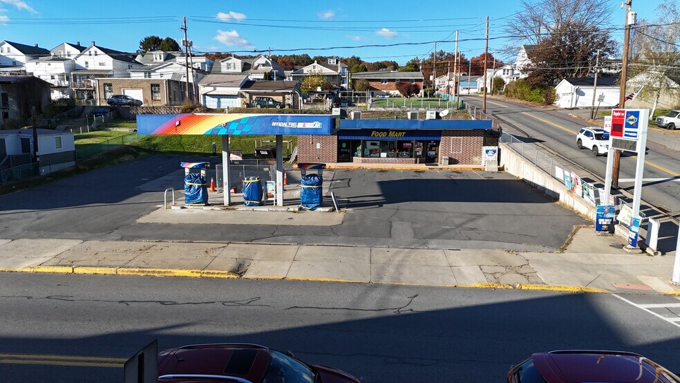 Primary Photo Of 600 Chestnut St, Kulpmont Service Station For Sale