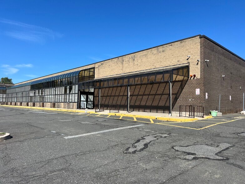 More Photos Of 45 S Route 9W, West Haverstraw Unknown For Lease