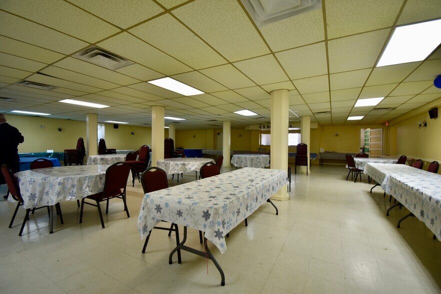 More Photos Of 5646 Lawton St, Detroit Religious Facility For Sale