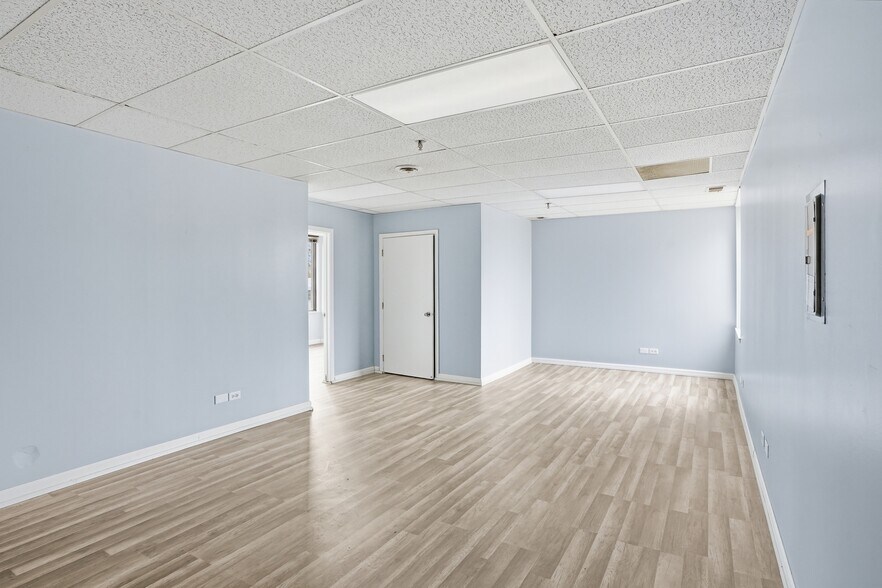 More Photos Of 2071 Irving Park Rd, Hanover Park Medical For Sale